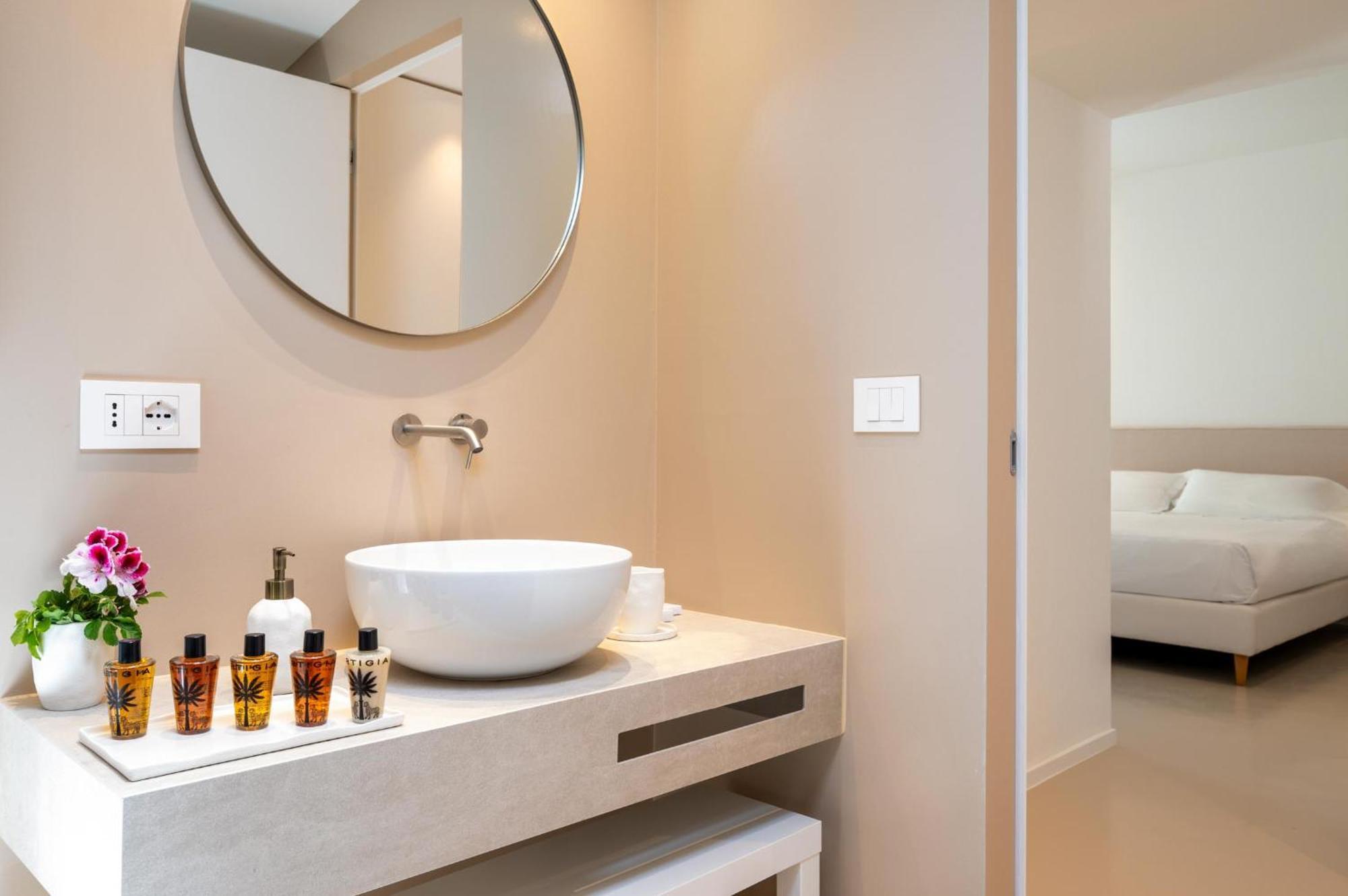 Deluxe Double or Twin Room,1586106890:JPEG